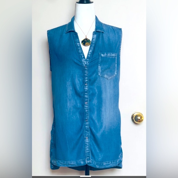 Calvin Klein Sleeveless Denim Shirt with Front Pocket, size M, like new. - Picture 2 of 9